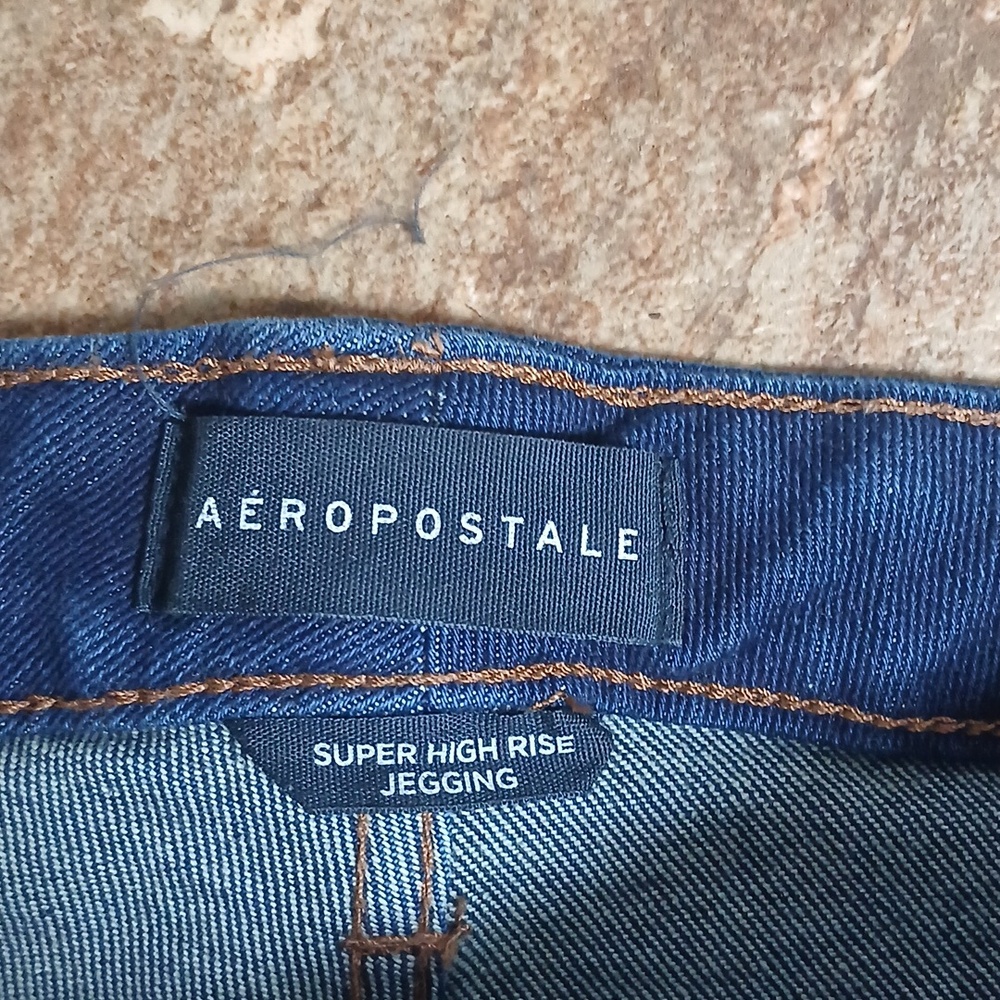 EUC Aeropostale Super High Rise Ripped Jeggings Size 4R - Picture 3 of 7